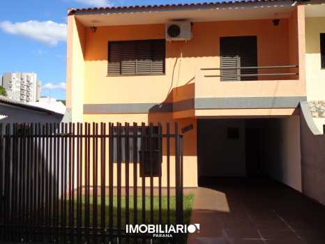 Sobrado para  venda em Zona III, Umuarama, 200,00m², com 3 quartos