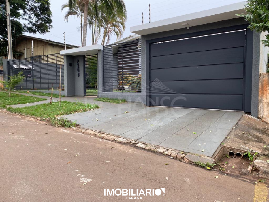 Residência para  venda em Centro, Campo Mourão, 356,00m², com 4 quartos