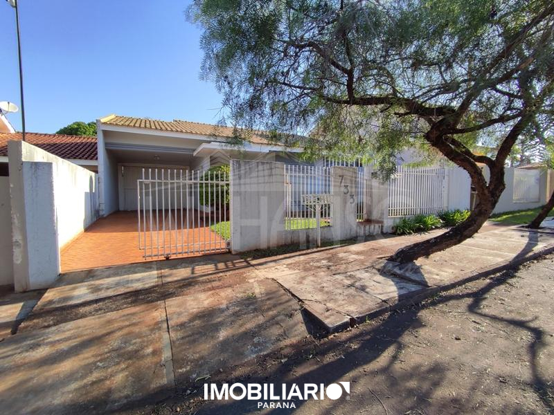 Residência para  venda em Centro, Campo Mourão, 220,00m², com 4 quartos