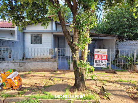 Residência para  alugar em Zona III, Umuarama, com 3 quartos