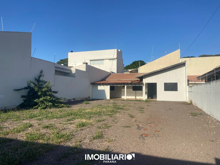 Residência para  venda em Zona VI, Umuarama, 372,00m², com 2 quartos