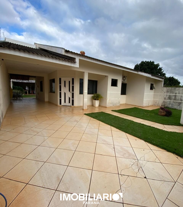 Residência para  venda em Jardim Albuquerque, Campo Mourão, 198,00m², com 2 quartos