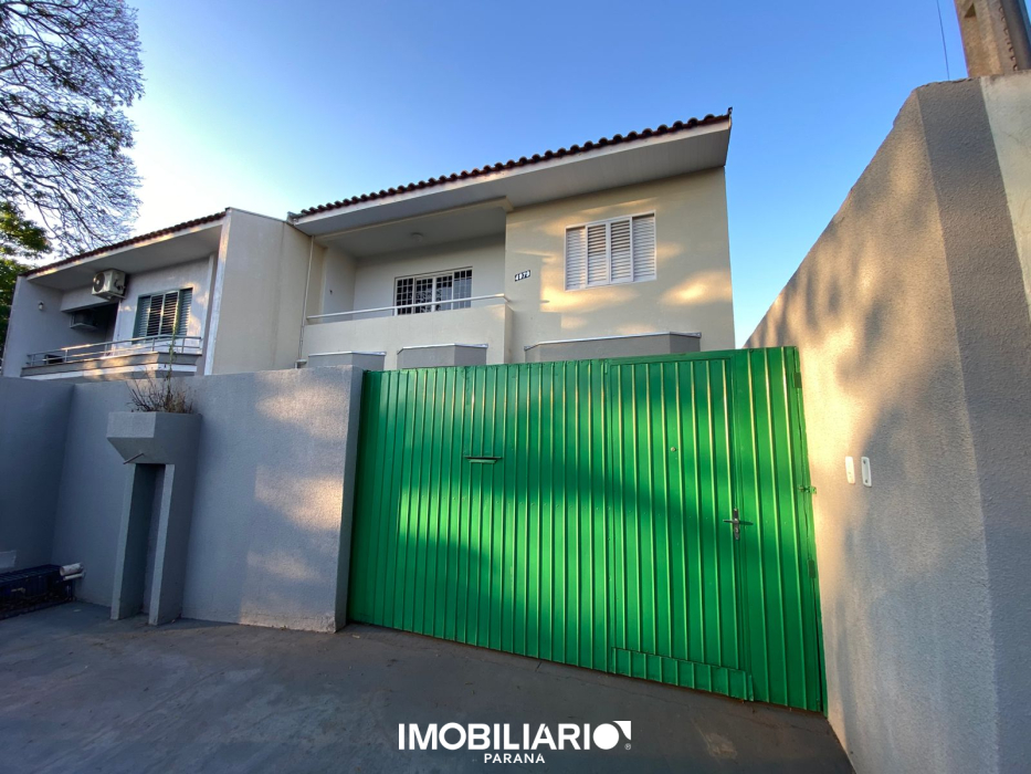 Sobrado para  alugar em Zona II, Umuarama, com 2 quartos