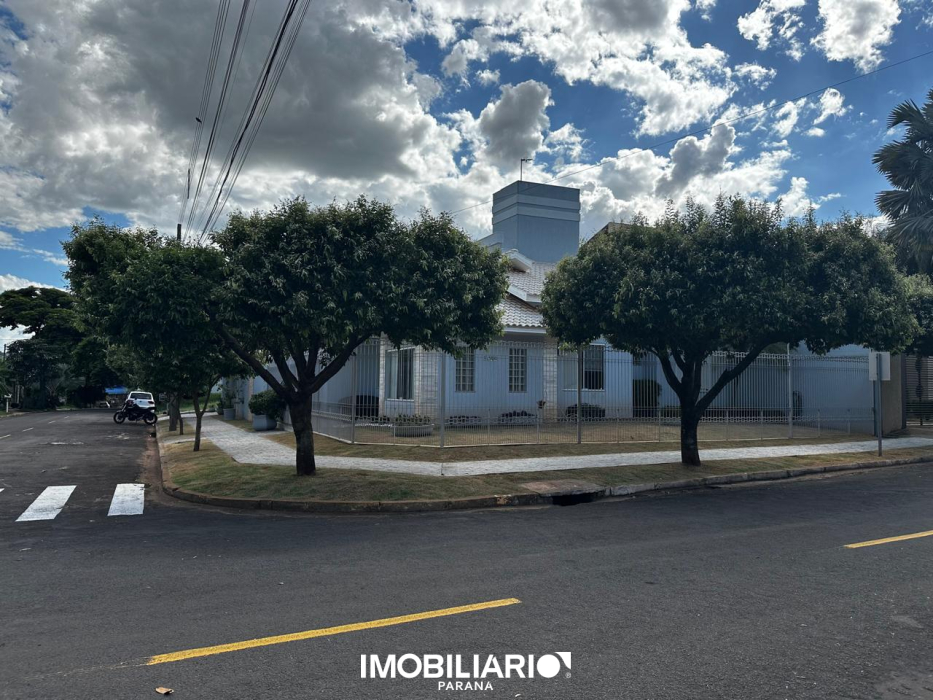 Residência para  venda em Parque Cidade Jardim, Umuarama, 450,00m², com 4 quartos