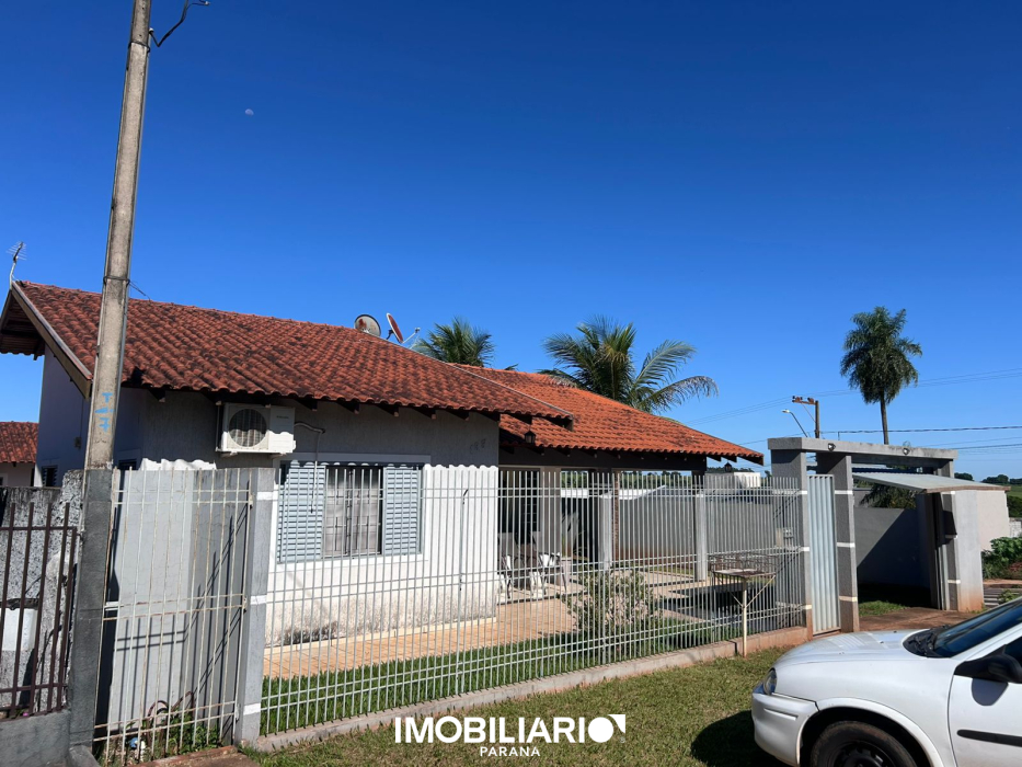 Residência para  venda em Centro, Pérola, 343,00m², com 3 quartos