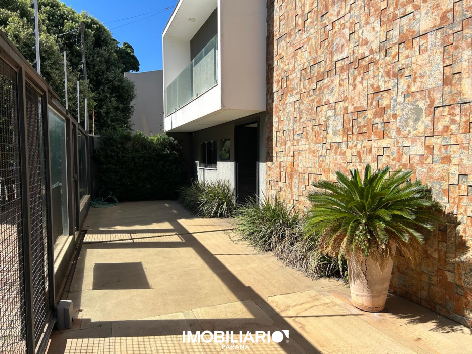 Sobrado para  venda em Zona II, Umuarama, 242,00m²